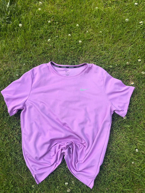 Nike dry fit purple T Shirt Men’s Large RRP £40